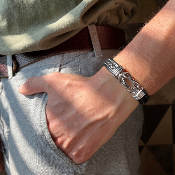 BRAIDEDBRACELET