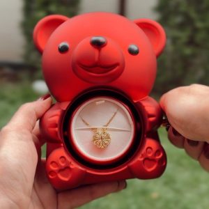Ogrlica z deteljico in škatlica za nakit z vrtečim se medvedkom 2 v 1 | CLOVERIE_ROSBEAR